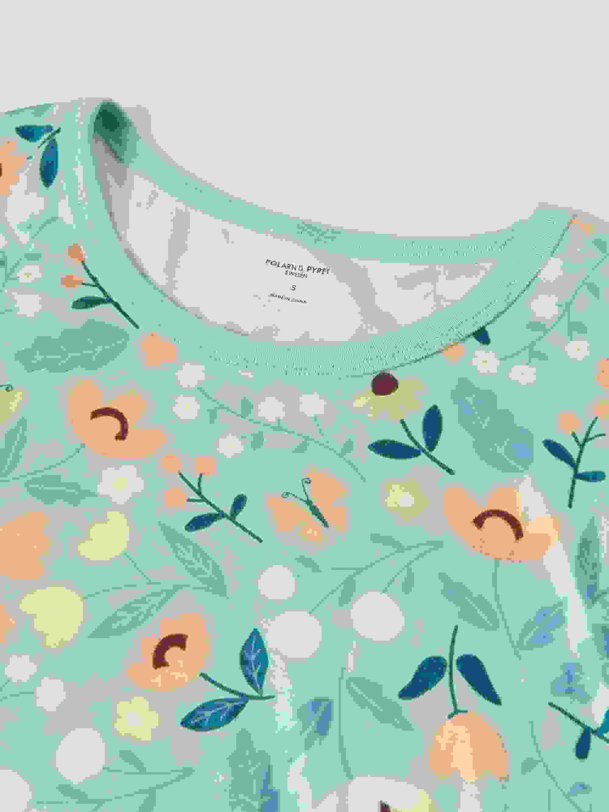 Kurzärmliger Schlafanzug für Erwachsene, Blumenmotiv