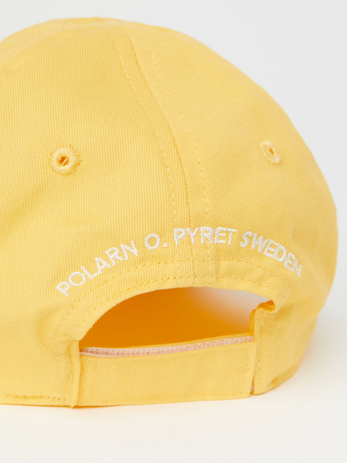 Kappe mit P-Applikation Kappe mit P-Applikation