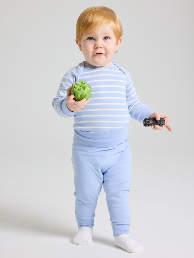 Body mit überlappender Schulterpartie, gestreift Body mit überlappender Schulterpartie, gestreift