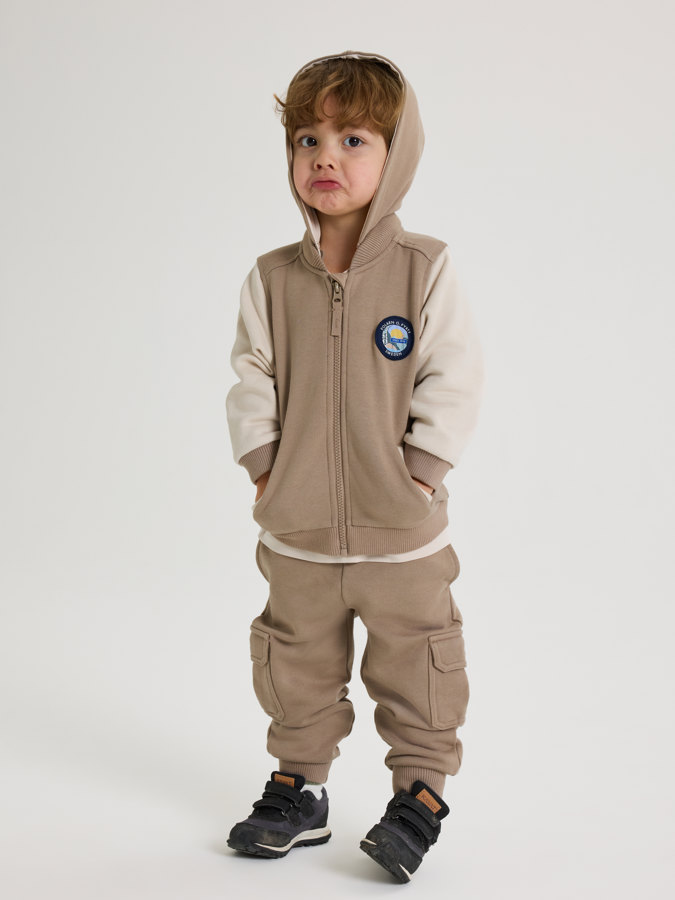 Hoodie mit Tasche