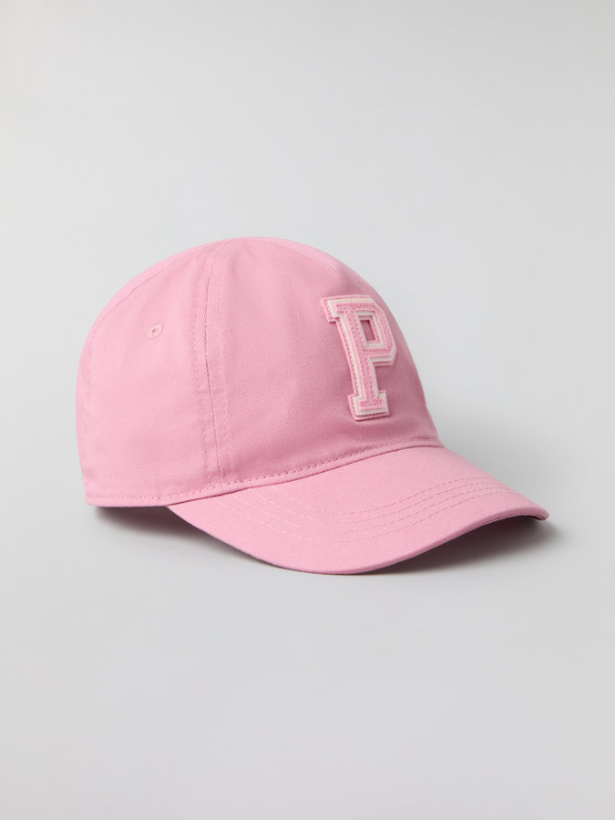 Kappe mit P-Applikation Kappe mit P-Applikation