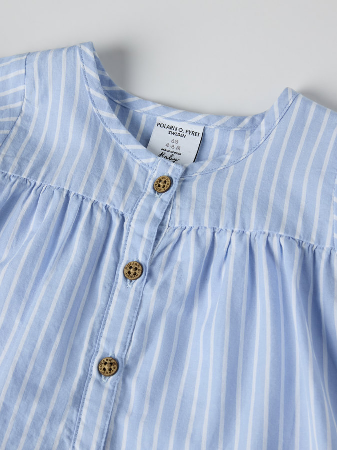 Kurzärmliges Kleid, gestreift