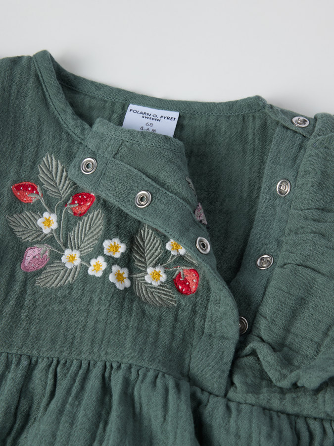 Kleid mit Rüschen