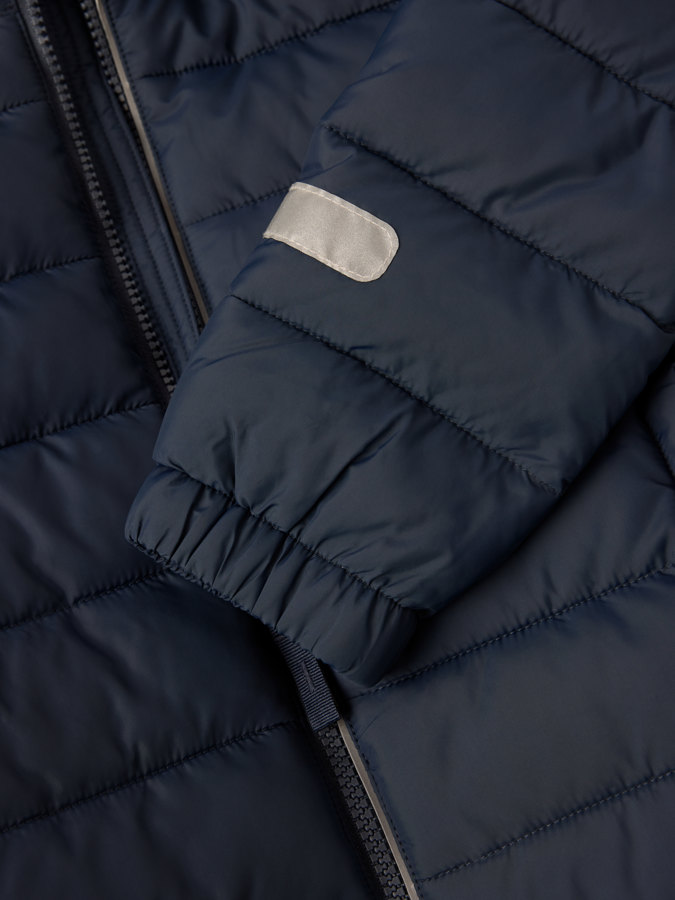 gefütterte leichte Jacke mit Kapuze
