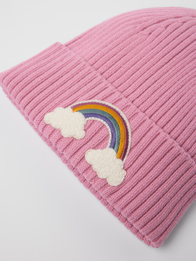 Rippenstrickmütze mit Applikation