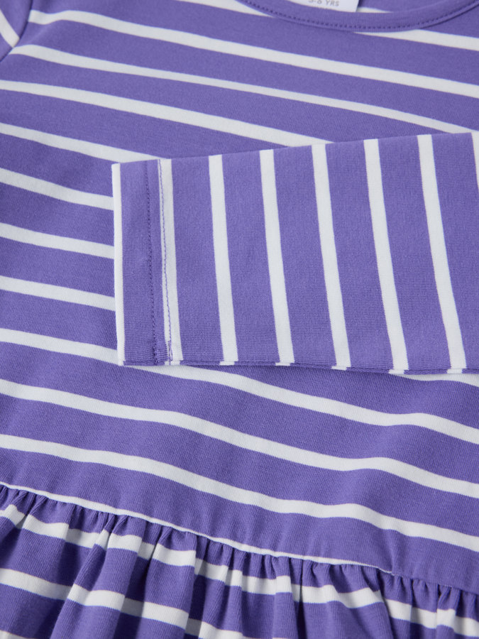 Langärmeliges Drehkleid gestreift Langärmeliges Drehkleid gestreift