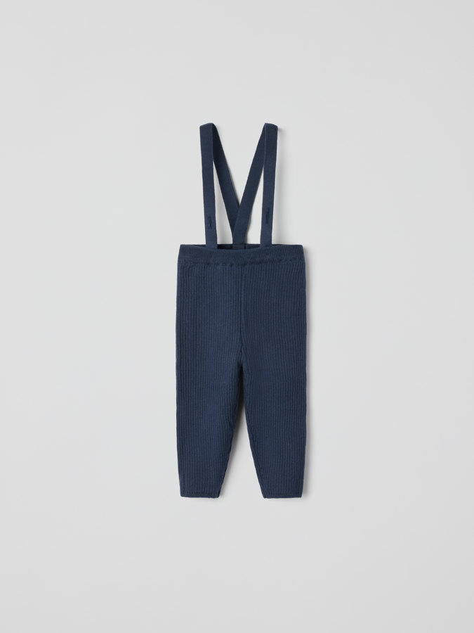 Gestrickte Latzhose
