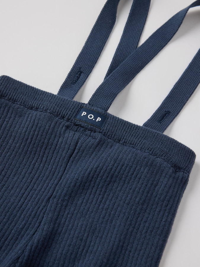 Gestrickte Latzhose Gestrickte Latzhose