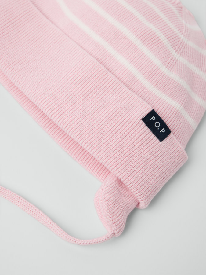 Gestrickte Mütze mit Öhrchen, gestreift Gestrickte Mütze mit Öhrchen, gestreift