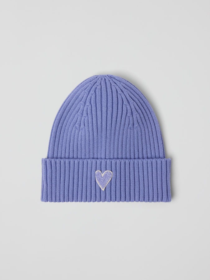 Rippenstrickmütze mit Applikation