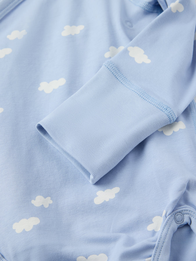 Verlängerbarer Wickelbody, Wolken