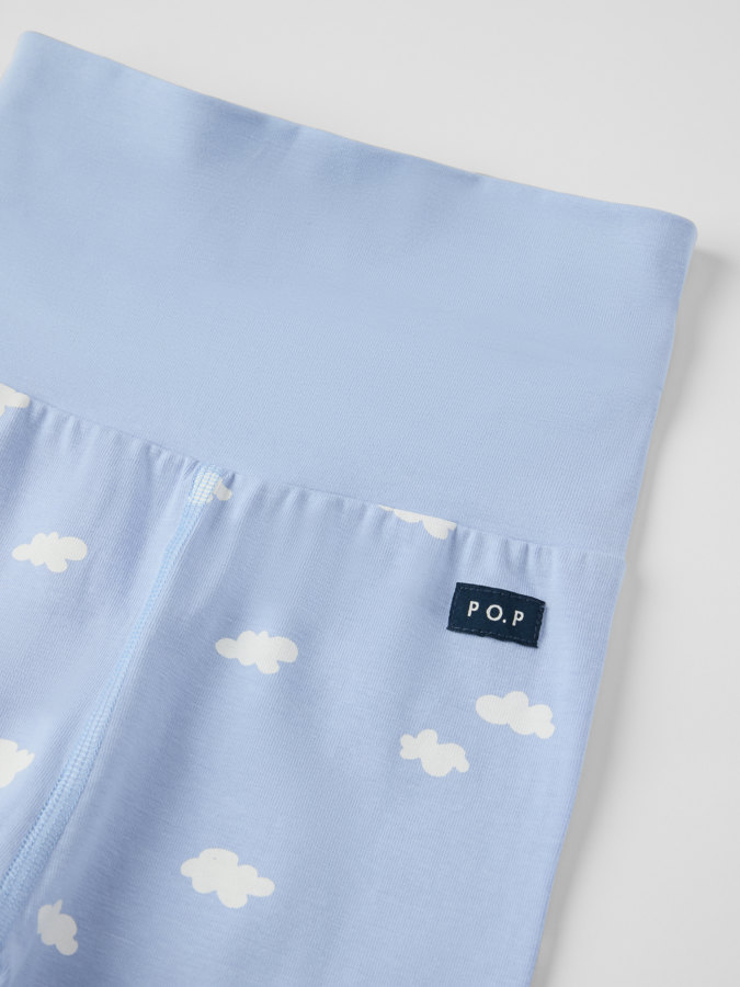 Hose mit umklappbaren Bündchen, Wolken