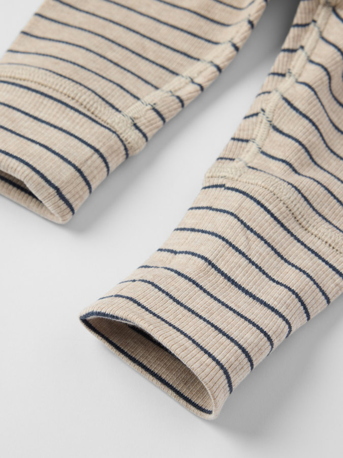 Gerippte hose gestreift