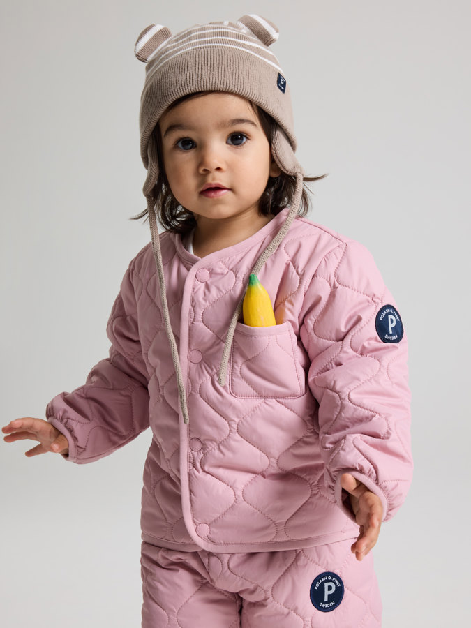 Gestrickte Mütze mit Öhrchen, gestreift Gestrickte Mütze mit Öhrchen, gestreift