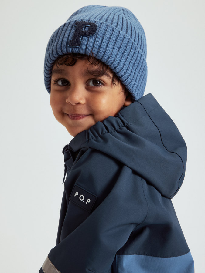 Rippenstrickmütze P-Applikation Rippenstrickmütze P-Applikation