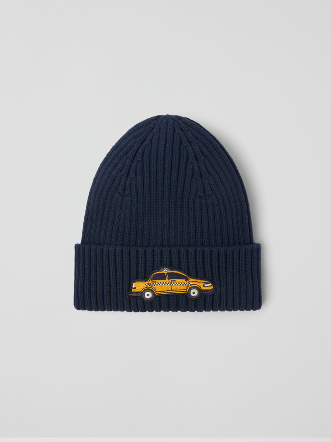 Rippenstrickmütze P-Applikation Rippenstrickmütze P-Applikation