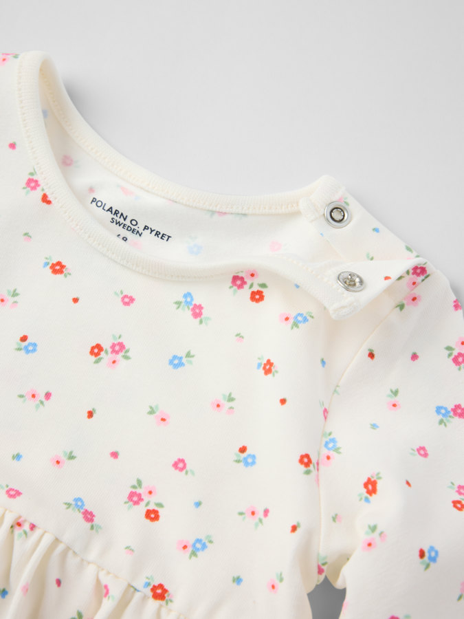 Geblümtes Kleid Geblümtes Kleid